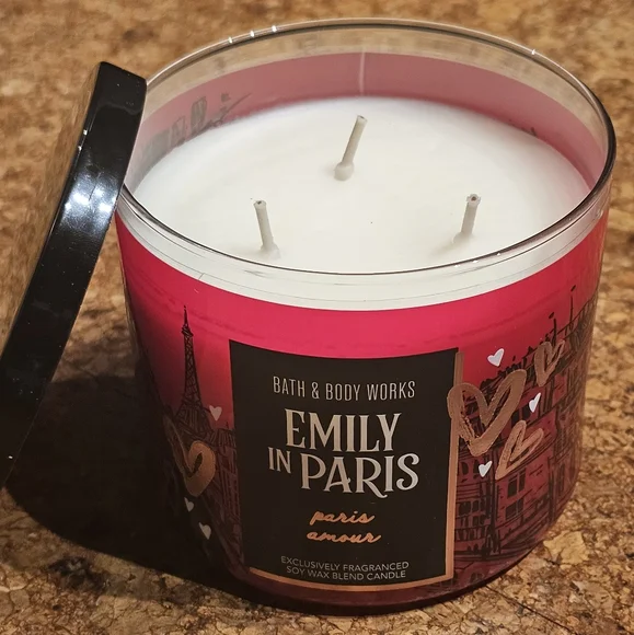 BRAND NEW Bath and Body Works 3-Wick Limited Edition Emily in Paris - Picture 3 of 4